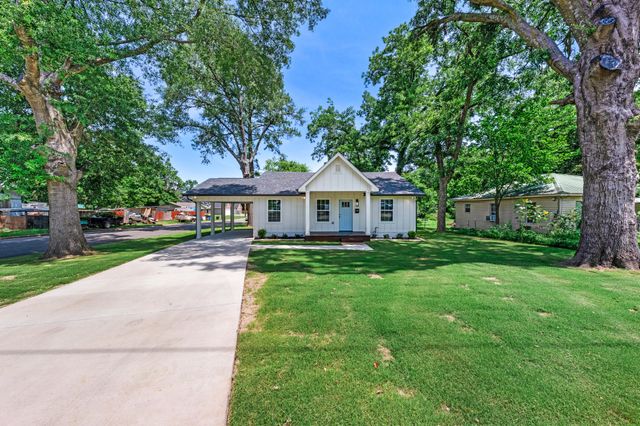 200 Whitworth Street, Sulphur Springs, TX 75482