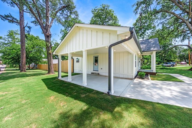 200 Whitworth Street, Sulphur Springs, TX 75482