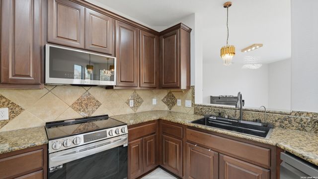 3032 Prairie Bluff, Seguin, TX 78155