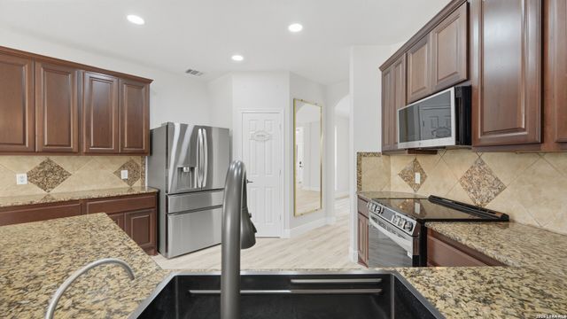 3032 Prairie Bluff, Seguin, TX 78155