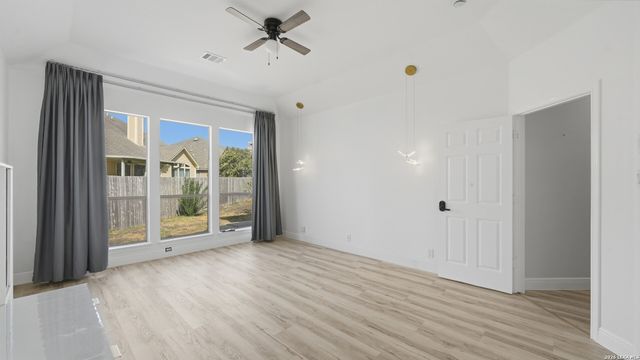 3032 Prairie Bluff, Seguin, TX 78155