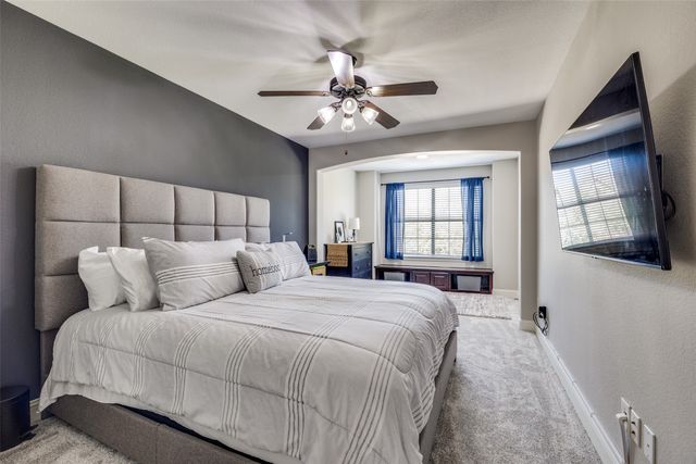 400 S Hampton Court, Lewisville, TX 75056