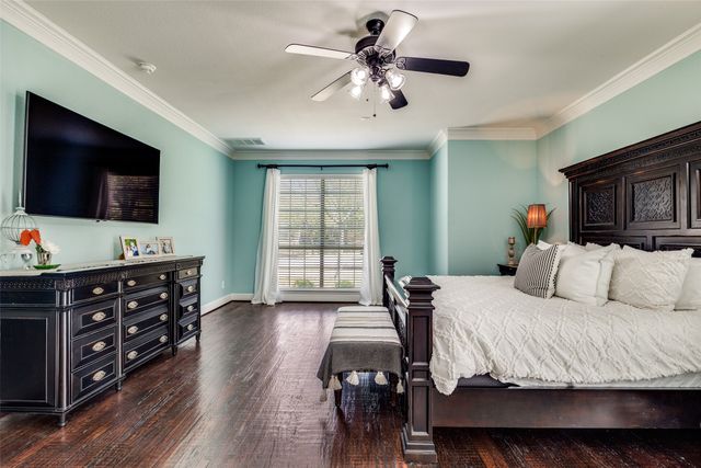 400 S Hampton Court, Lewisville, TX 75056