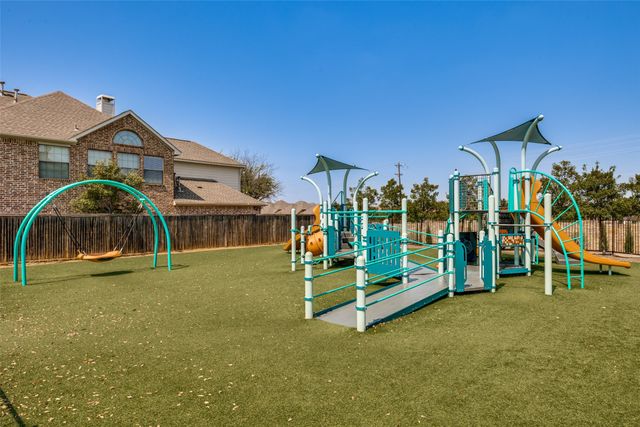 400 S Hampton Court, Lewisville, TX 75056