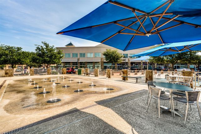 400 S Hampton Court, Lewisville, TX 75056