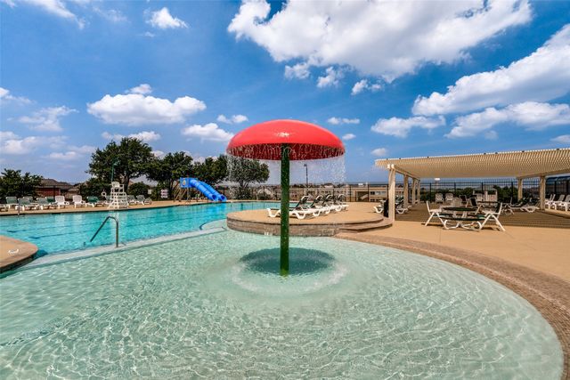 400 S Hampton Court, Lewisville, TX 75056