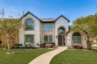400 S Hampton Court, Lewisville, TX 75056