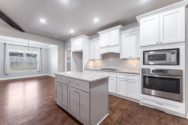 4400 SW Alfalfa Avenue, Bentonville, AR 72713