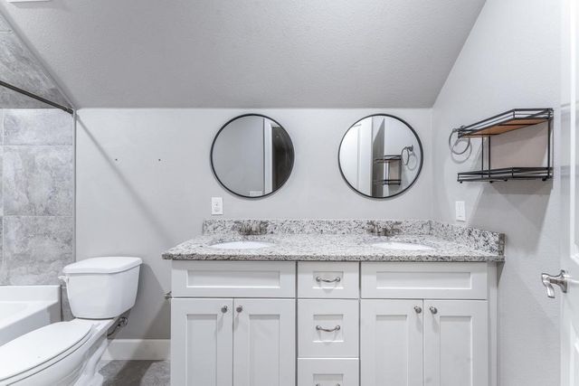 4400 SW Alfalfa Avenue, Bentonville, AR 72713