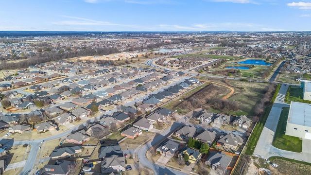 4400 SW Alfalfa Avenue, Bentonville, AR 72713