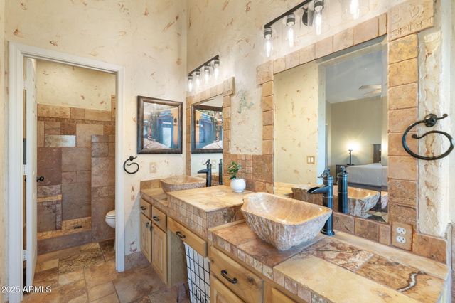 1437 E GLENHAVEN Drive, Phoenix, AZ 85048
