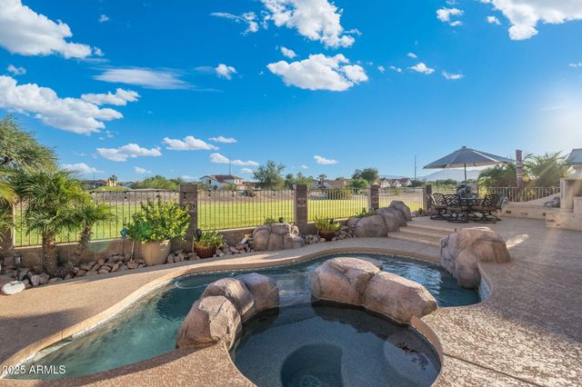 1437 E GLENHAVEN Drive, Phoenix, AZ 85048
