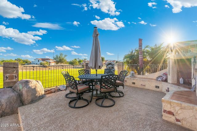 1437 E GLENHAVEN Drive, Phoenix, AZ 85048