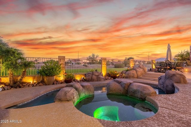 1437 E GLENHAVEN Drive, Phoenix, AZ 85048