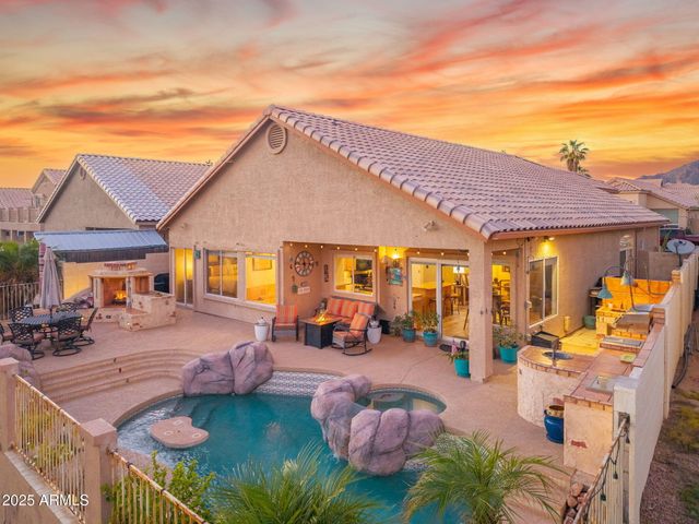 1437 E GLENHAVEN Drive, Phoenix, AZ 85048