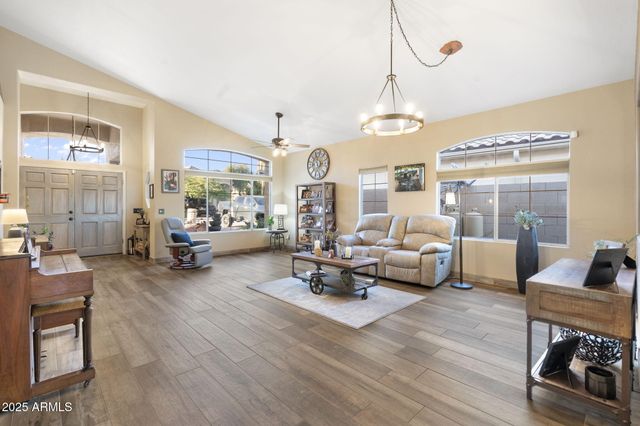1437 E GLENHAVEN Drive, Phoenix, AZ 85048