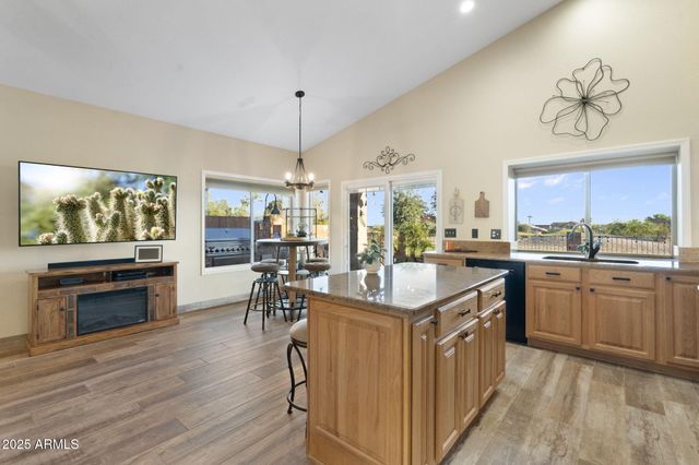 1437 E GLENHAVEN Drive, Phoenix, AZ 85048