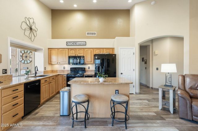 1437 E GLENHAVEN Drive, Phoenix, AZ 85048