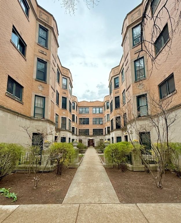 1217 W GRANVILLE Avenue 2B, Chicago, IL 60660