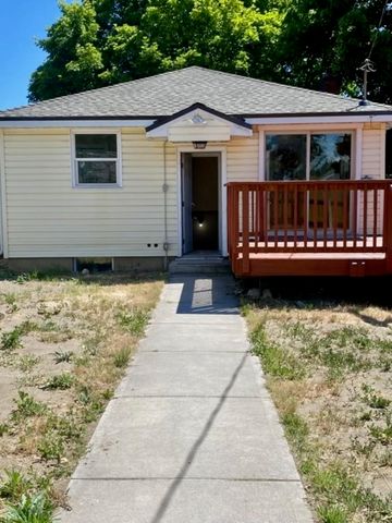 5801 N Wall St, Spokane, WA 99205
