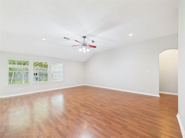 13131 7th Street, Santa Fe, TX 77510