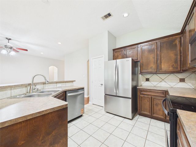 13131 7th Street, Santa Fe, TX 77510