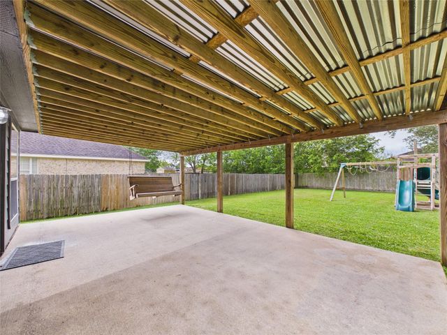 13131 7th Street, Santa Fe, TX 77510