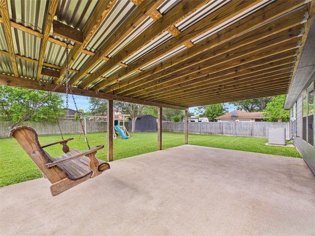 13131 7th Street, Santa Fe, TX 77510