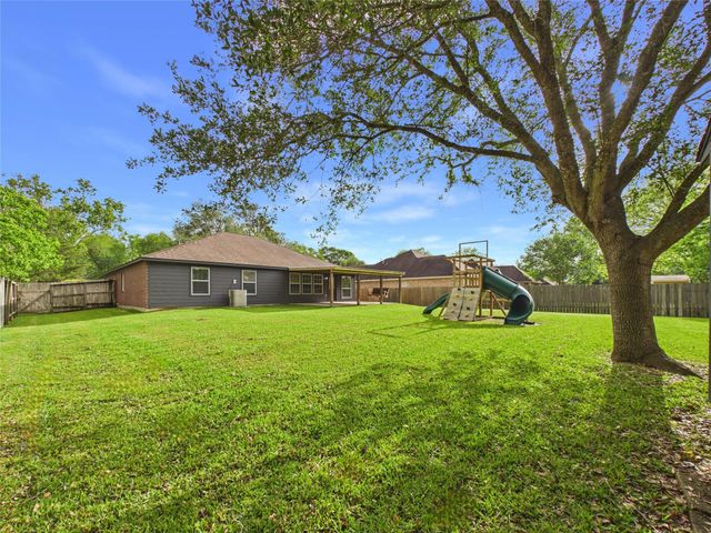 13131 7th Street, Santa Fe, TX 77510