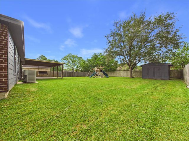 13131 7th Street, Santa Fe, TX 77510
