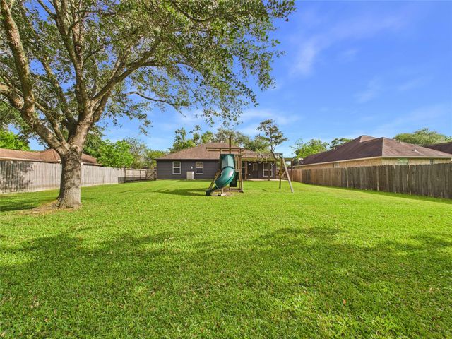 13131 7th Street, Santa Fe, TX 77510