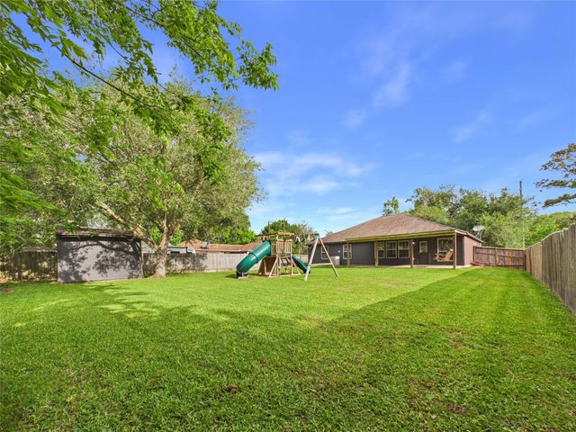 13131 7th Street, Santa Fe, TX 77510