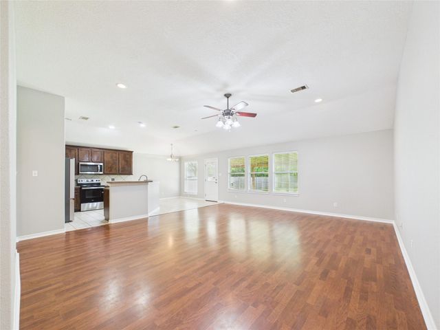 13131 7th Street, Santa Fe, TX 77510