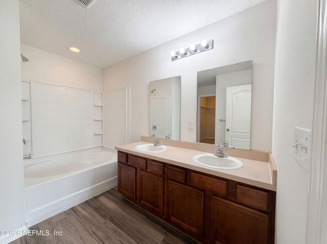 8852 CUMBRIA Court, Jacksonville, FL 32219