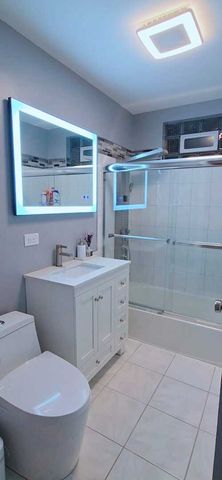 3448 W 73rd Place, Chicago, IL 60629