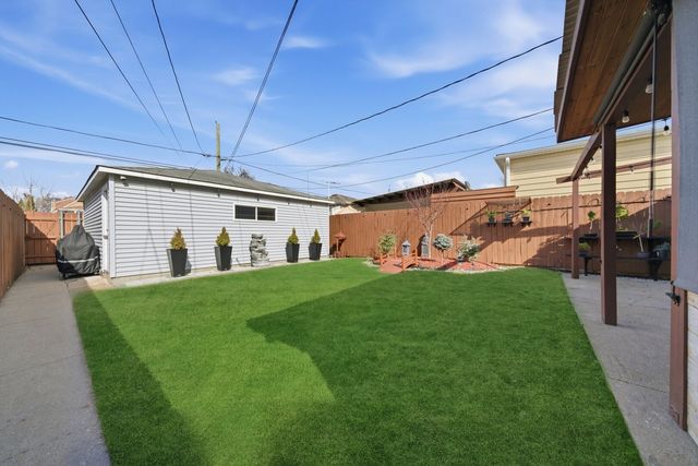 3448 W 73rd Place, Chicago, IL 60629