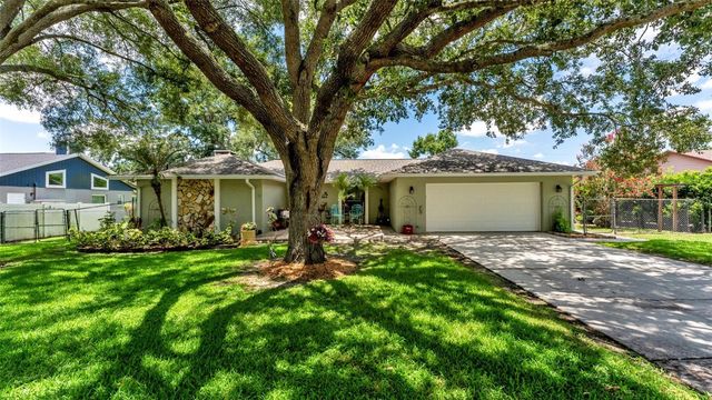 422 WILLOW RUN, Lakeland, FL 33813