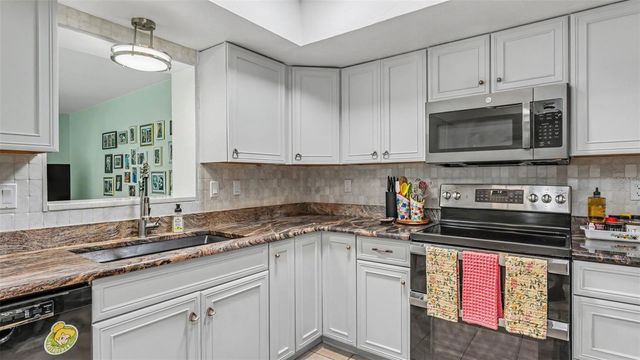 422 WILLOW RUN, Lakeland, FL 33813
