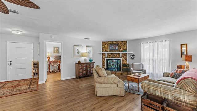 422 WILLOW RUN, Lakeland, FL 33813