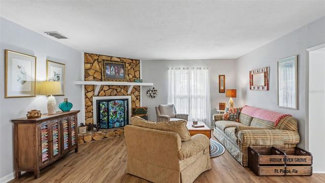 422 WILLOW RUN, Lakeland, FL 33813