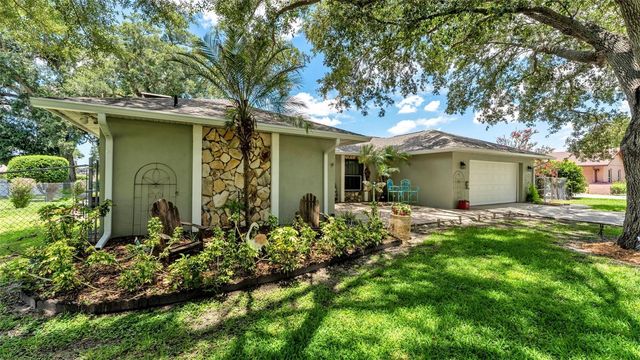 422 WILLOW RUN, Lakeland, FL 33813