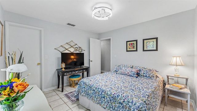 422 WILLOW RUN, Lakeland, FL 33813