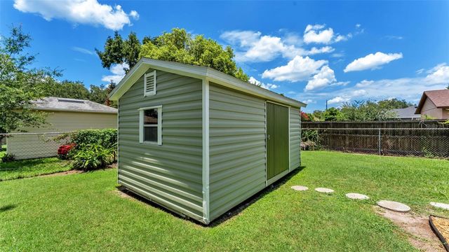 422 WILLOW RUN, Lakeland, FL 33813