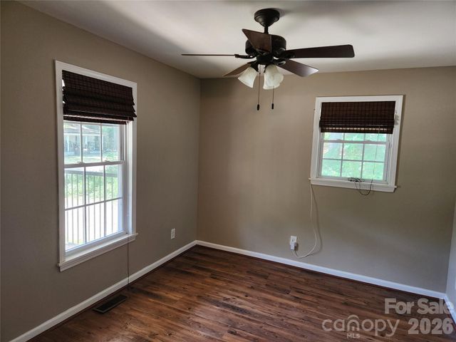 1404 W Mauney Avenue, Gastonia, NC 28052