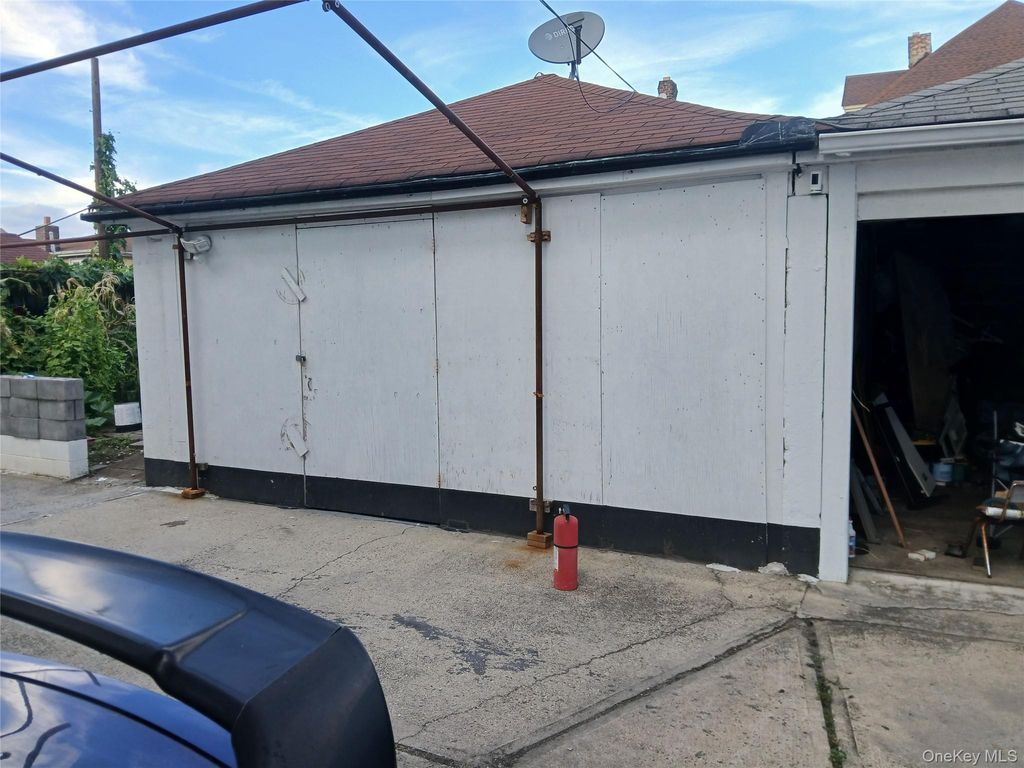 29-37 Gilmore Street, East Elmhurst, NY 11369 — photo 2