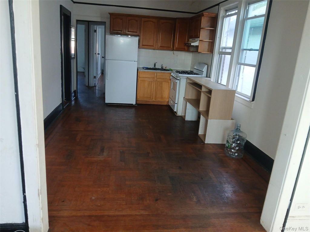 29-37 Gilmore Street, East Elmhurst, NY 11369 — photo 3