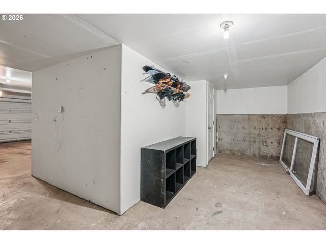 10739 Sw CANTERBURY Ln 101, Portland, OR 97224