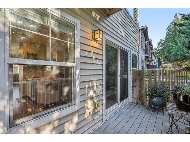 10739 Sw CANTERBURY Ln 101, Portland, OR 97224