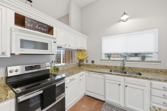 4803 Hollow Tree Court, Arlington, TX 76018