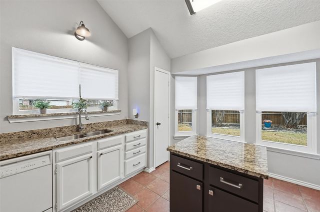 4803 Hollow Tree Court, Arlington, TX 76018